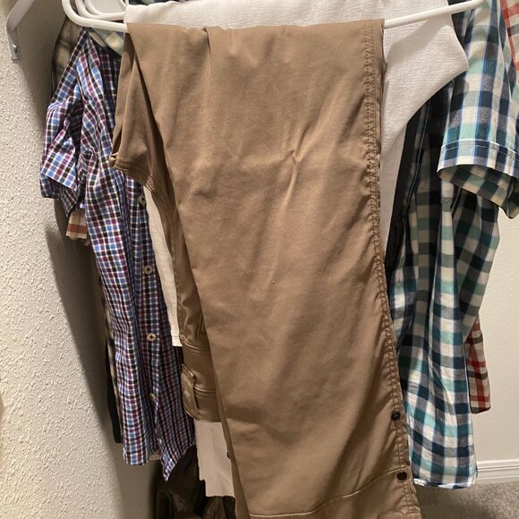 Wrangler Outdoor Series Khaki Cargo Pants | Size 34 x 32 - Picture 2 of 4